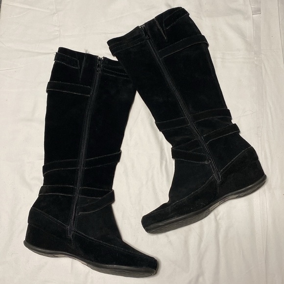 Me Too Around Sz 10 M Black suede tall knee high wedge heel buckle strappy boots - Picture 2 of 7